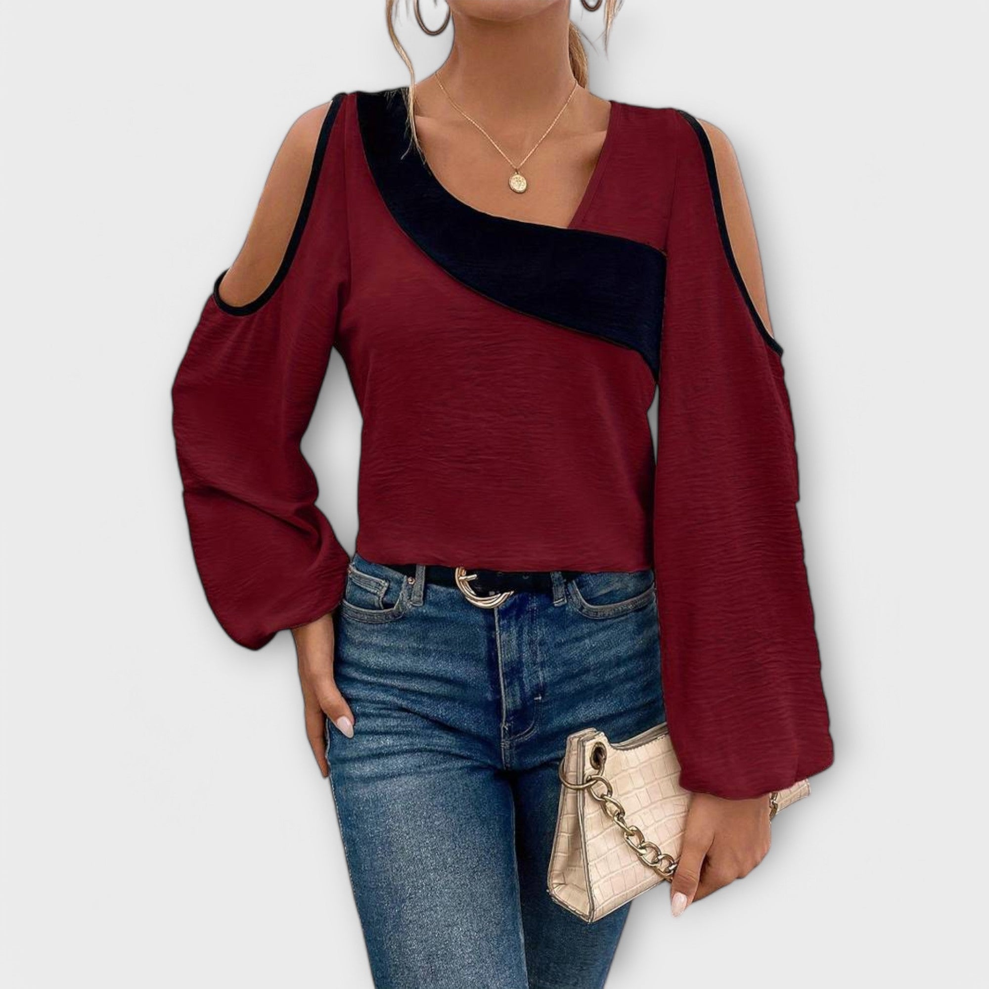 Scarlett – Blouse with Rectangular Neckline