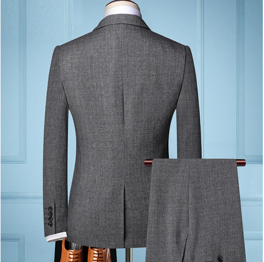 Traje de tres piezas para hombre