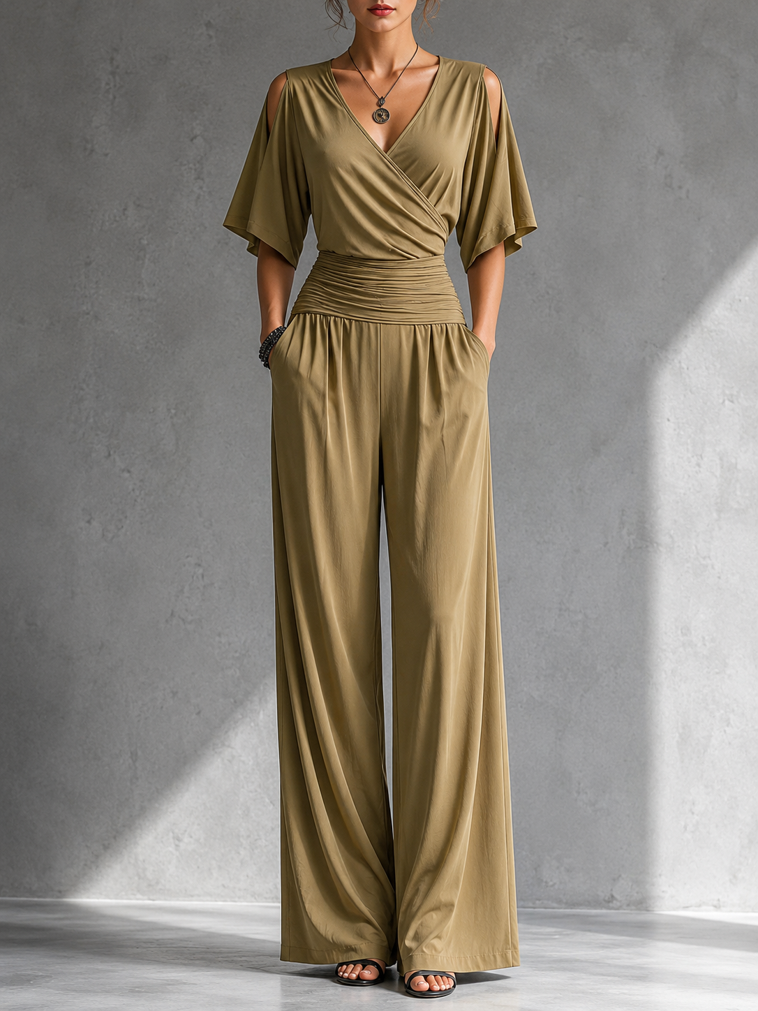 Alia | Conjunto Elegante con Efecto Cruzado y Pernera Ancha