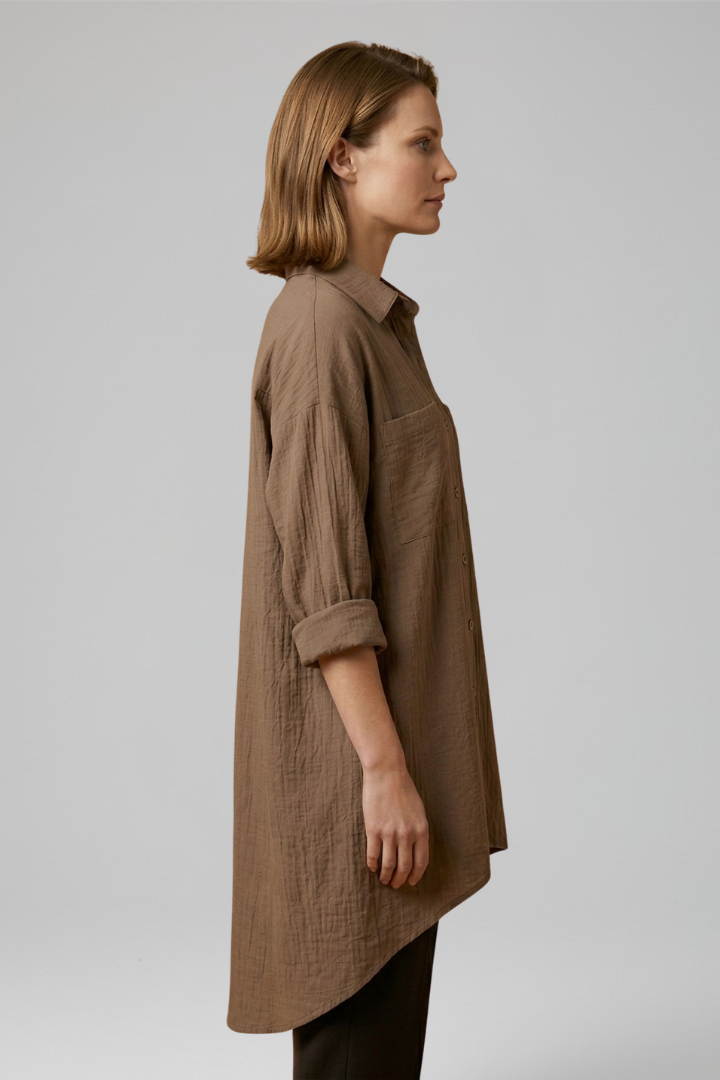 Women’s Blouse with Collar and Button Fastening