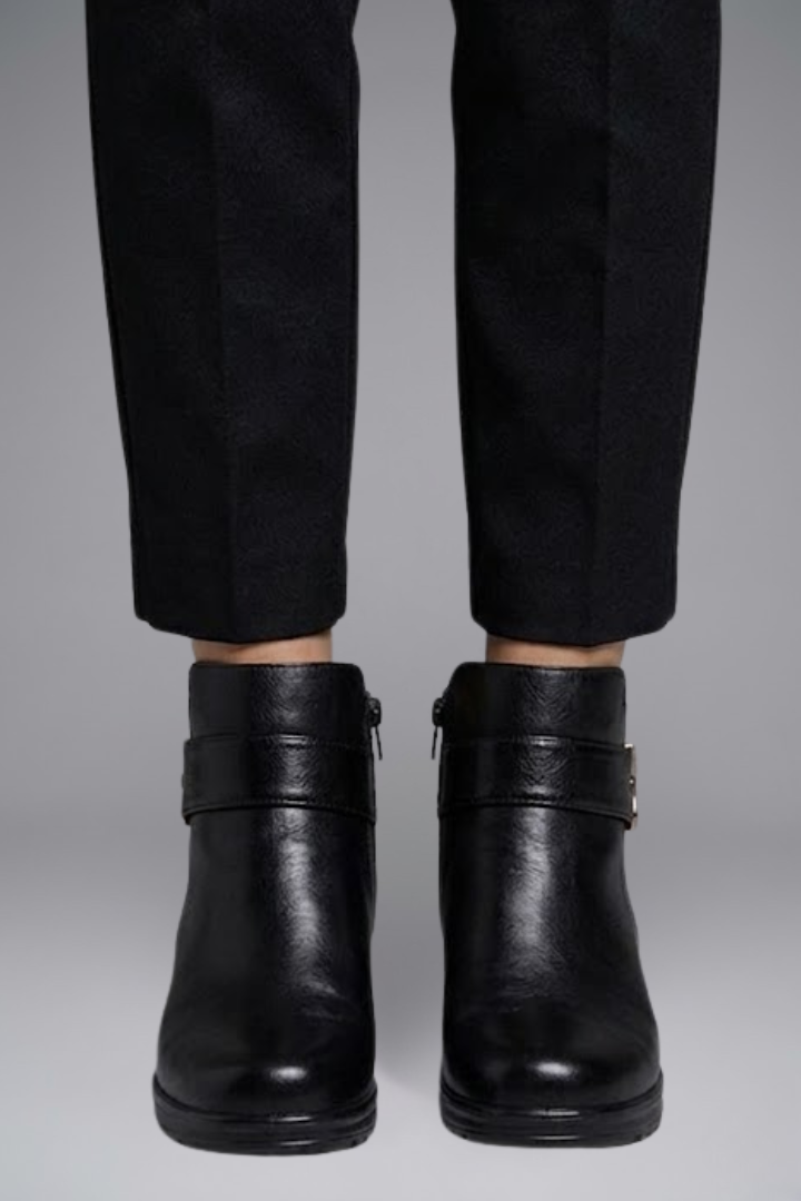 Women's Leather Boots with Orthopaedic Sole and Structured Upper