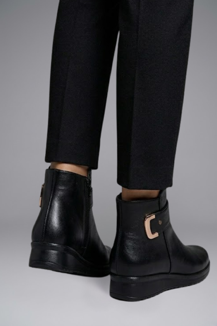 Women's Leather Boots with Orthopaedic Sole and Structured Upper