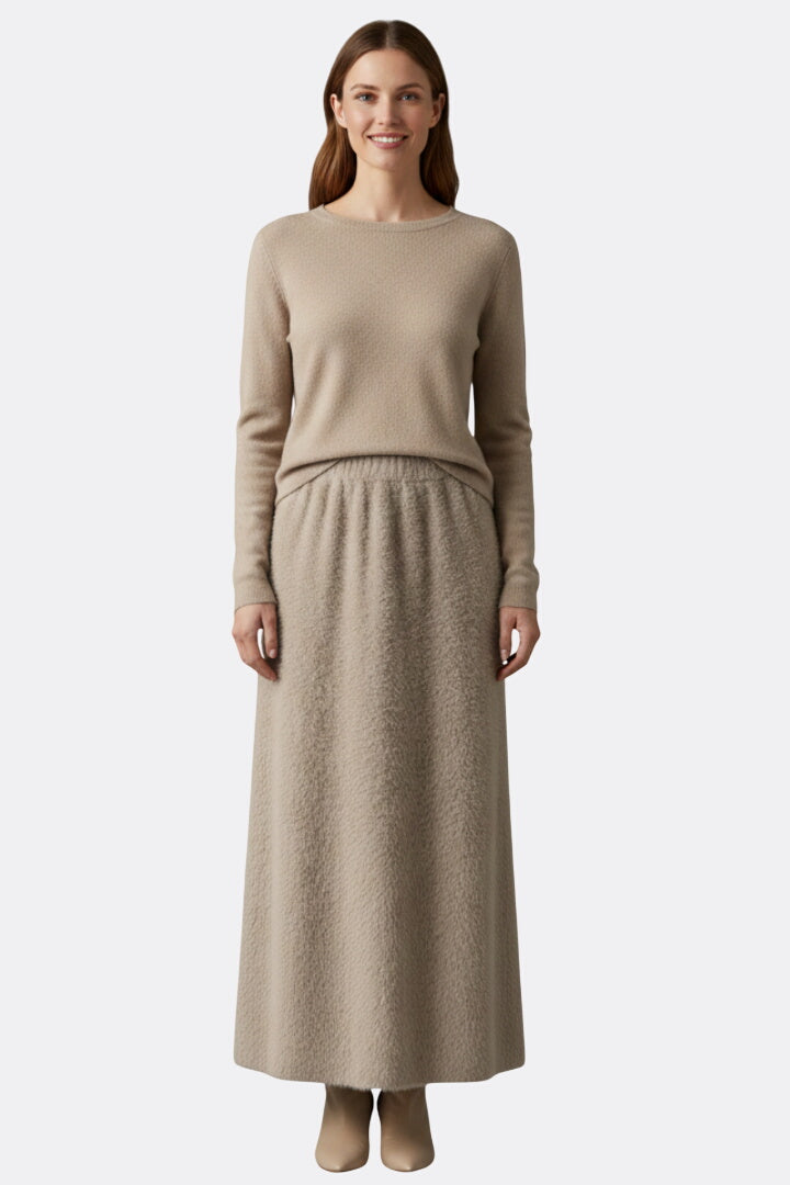 Women’s Maxi Skirt with Elastic Waistband and Textured Surface