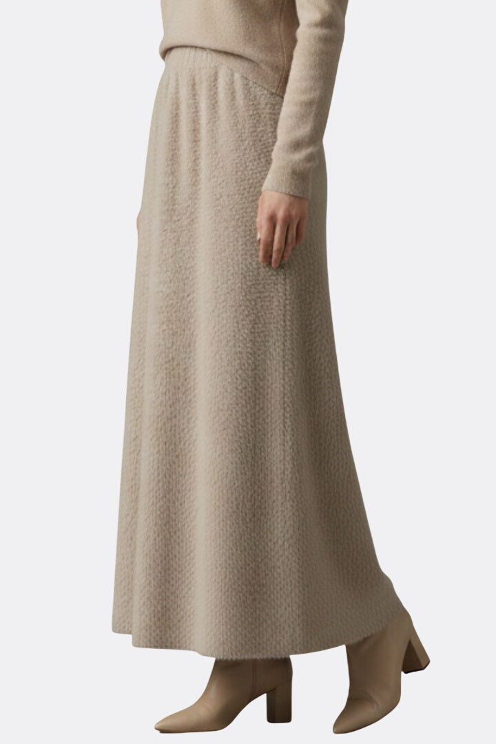 Women’s Maxi Skirt with Elastic Waistband and Textured Surface