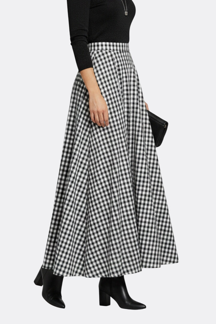 Women’s Maxi Skirt with High Waist and Check Pattern