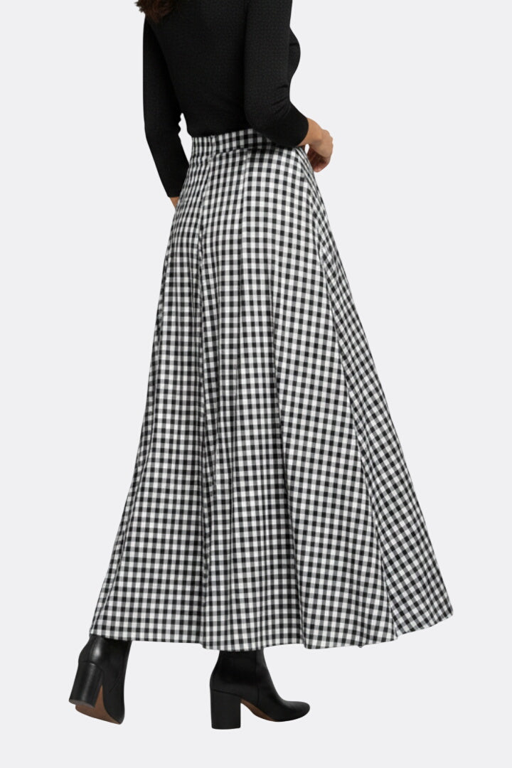 Women’s Maxi Skirt with High Waist and Check Pattern