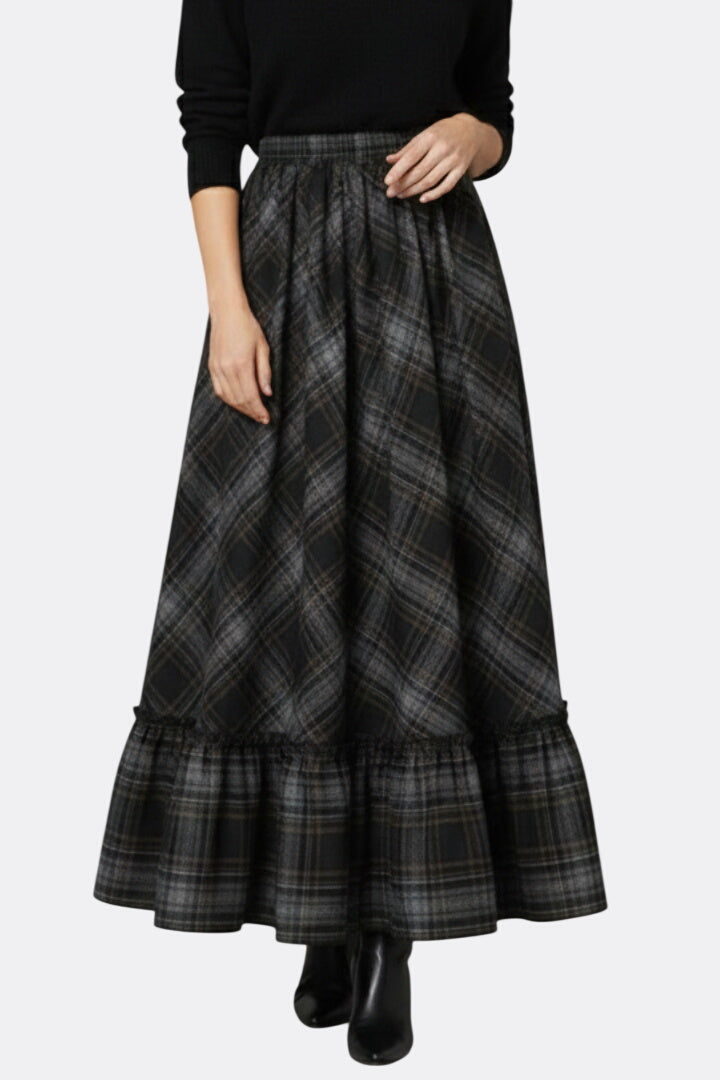 Women’s Maxi Skirt with High Waist and Plaid Pattern