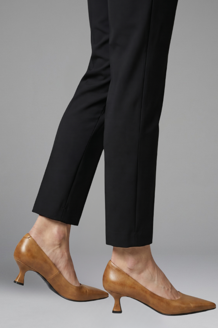 Women's Orthopaedic Heels with Pointed Toe Shape for Office Wear