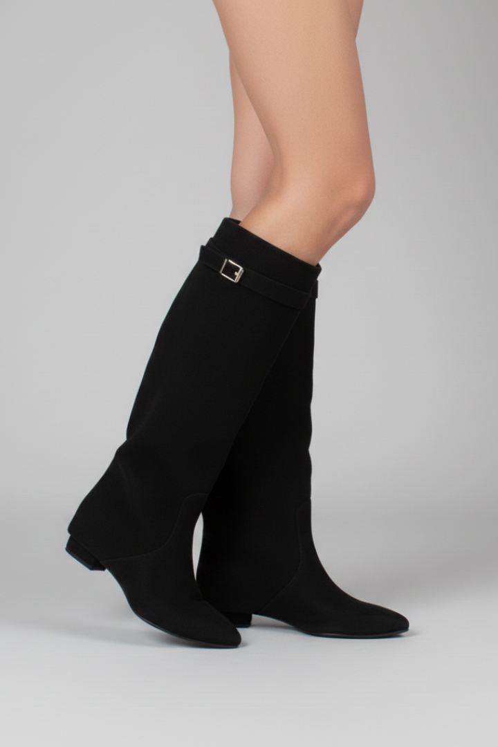 Women’s knee-high boots with wide opening and block heel